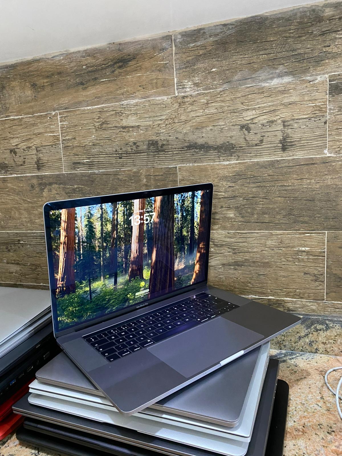 MacBook Pro A2159 (2019) | Intel core i5 8th Gen | 8GB Ram | 256 SSD | 13.3