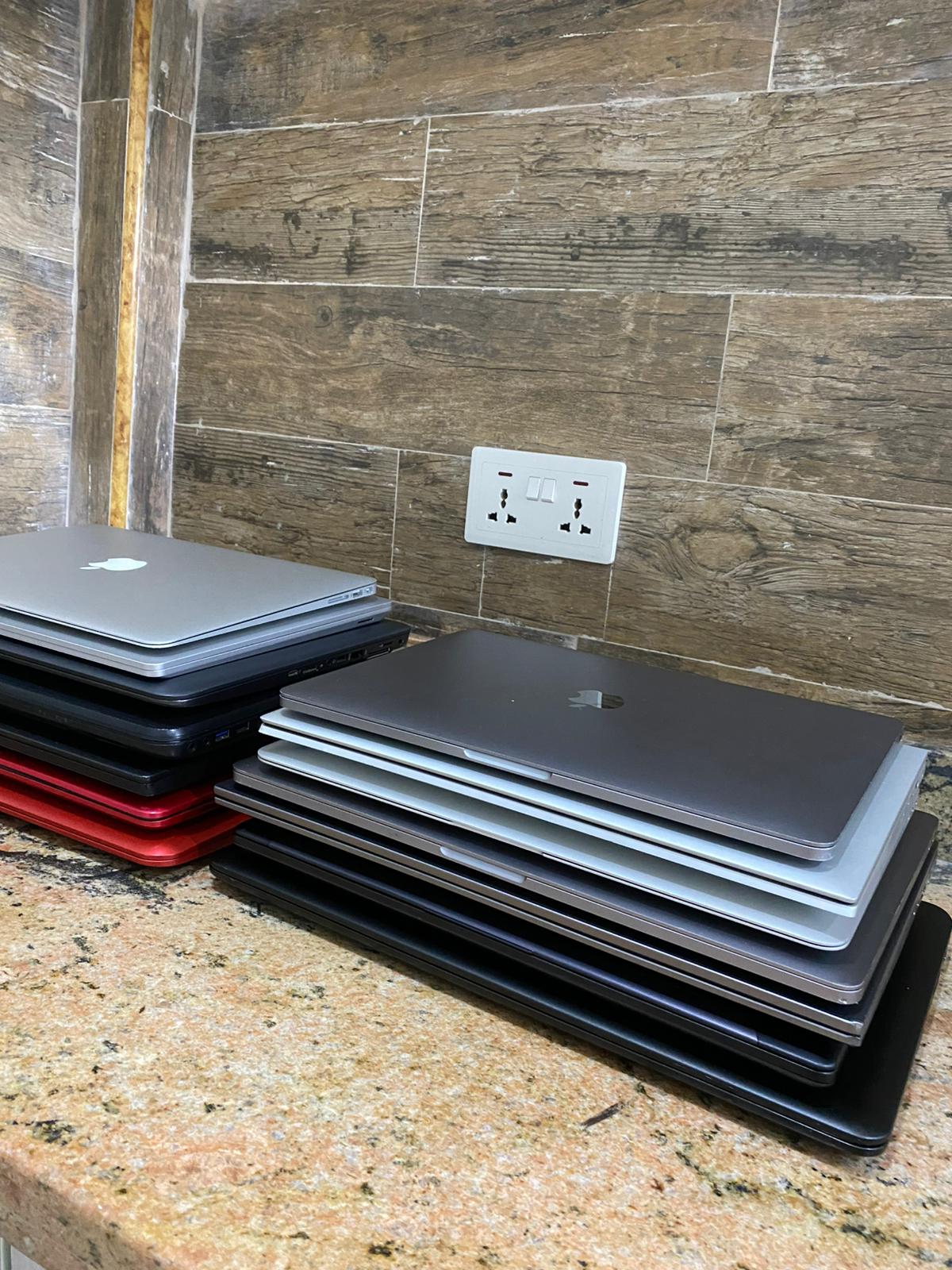 MacBook Pro A2159 (2019) | Intel core i5 8th Gen | 8GB Ram | 256 SSD | 13.3" | macOS Sequoia