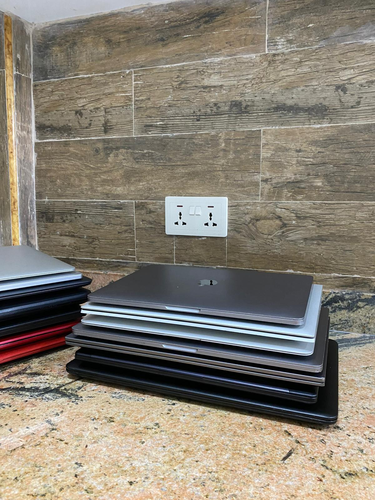 MacBook Pro A2159 (2019) | Intel core i5 8th Gen | 8GB Ram | 256 SSD | 13.3