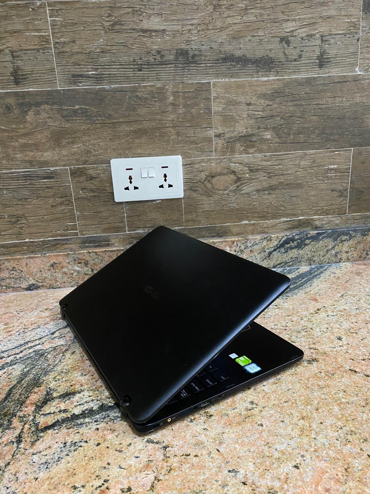 ASUS UX560U Touchscreen | Intel core i7 7th Gen | 24GB Ram | 512GB SSD | Nvidia 940MX + Intel HD 620 | Win 11