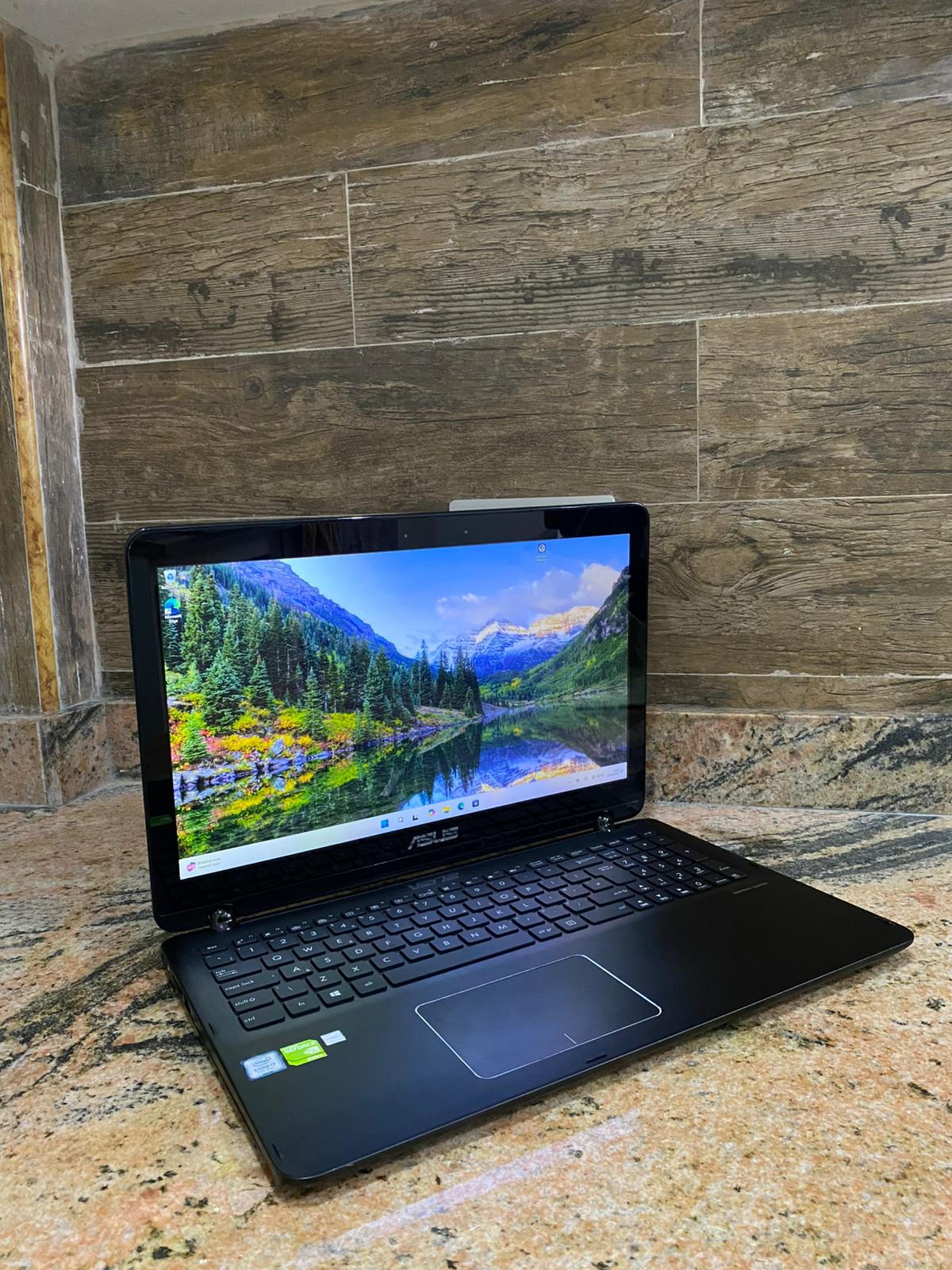 ASUS UX560U Touchscreen | Intel core i7 7th Gen | 24GB Ram | 512GB SSD | Nvidia 940MX + Intel HD 620 | Win 11