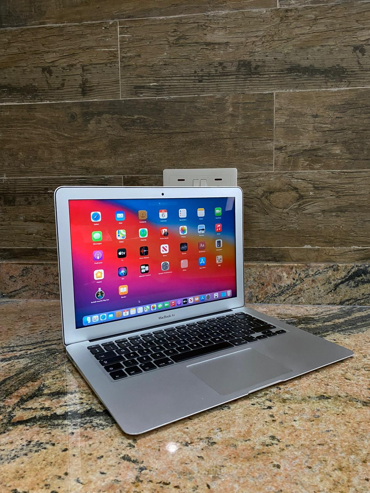MacBook Air A1466 – 2017 | Intel core i5 | 8GB Ram | 256 SSD | 13.3" | macOS Big Sur